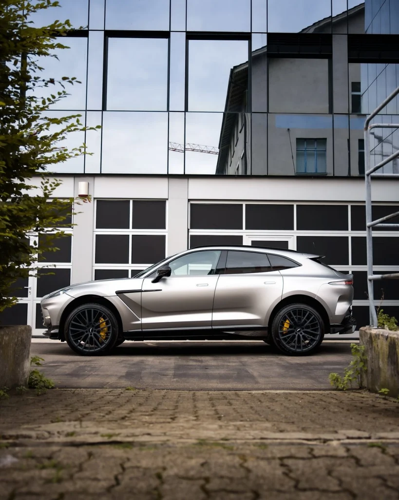 Aston Martin DBX707: Waiting for its treatment