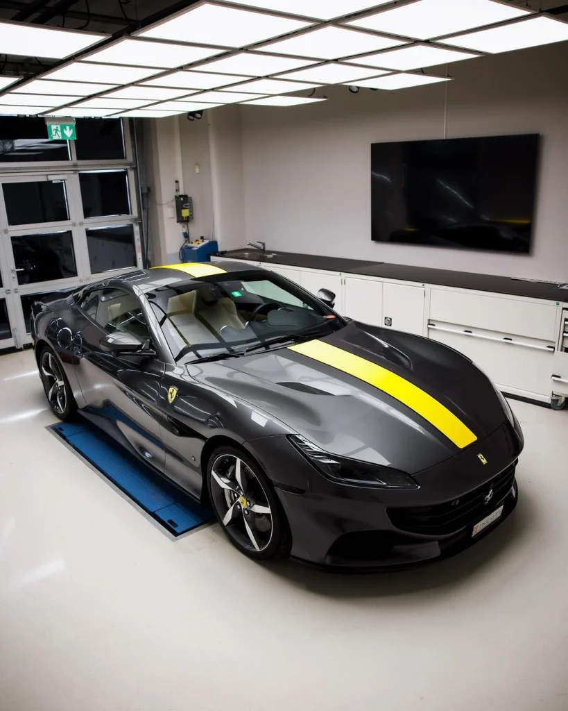 Ferrari Portofino: Bespoke stripe in the style of the 812 Competizione