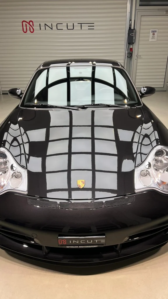 Porsche 911 GT3 (996): Paint correction, before and after